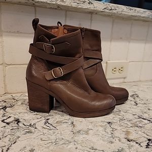 Lucky Band Brown Round Toe Chunky Block Heel Genuine Leather Boots 8.5 / 9 / 39